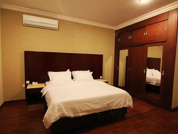 Flora Hotel Suites Main image