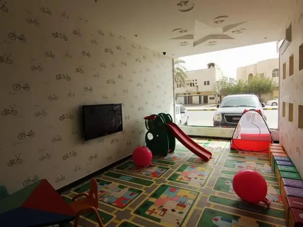 Flora Hotel Suites 4