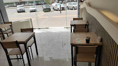 Restaurant near Flora Hotel Suites